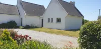 Twin detached villas 100m from the beach
