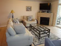 9104 Towers, Fantastic Lake Views! Quiet! Elevators, Indoor/Outdoor Pools. Wifi