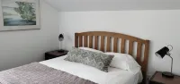 Historic ranch house has beautiful mountain and valley views. Weekly discounts.