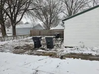 Nostalgic Retro Cottage, Blocks Away from Mississippi River. Full Fenced in Yard