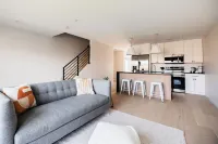 -The Cotton House- Modern, Clean, Close to MSU!