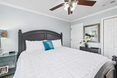 Next to Silver Dollar City, King Master, 2BR 2BA, Full Size Kitchen, 20ft Patio