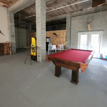 Waterfront home great for family gatherings or weekend getaways! Pet-friendly