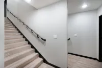 Spacious & Industrial Condo - Perfect for the Whole Gang! Dogs Ok & Great Rates! Hotels in Four Corners