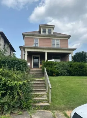 Cozy home away from home.  Located in Steubenville. Hotels in Steubenville