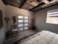 2 King beds, huge deck at a picturesque chalet