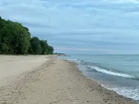 Friday Fowls Cottage - Sauna - Hot Tub - Fire Pit - Golf - Lake - Beach - Winery