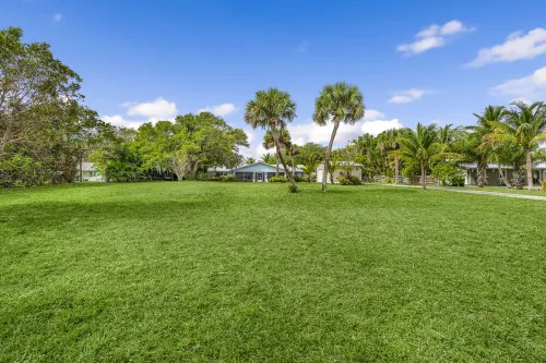 Ocean access / Pool & HotTub  / Arcade & Game Room / Private Beach and long Pier