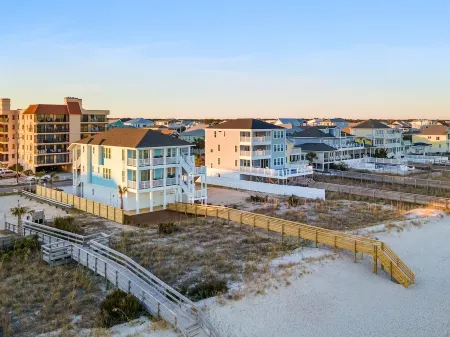 Huge, Almost New Oceanfront 3Br 3BA, Huge Deck, Amazing Views, Elevator