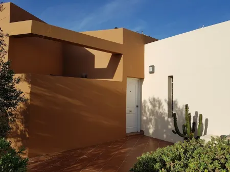 House with pool between gardens and olive farm. Отели в г. Максората