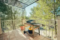 VILLA with stunning views and private access to Lake Esparron de Verdon