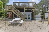 Become a Beach Bum at the Beach Bungalow - Hot Tub, Kayaks, Wi-Fi, & SAND!!!