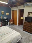 Studio for 3/Private Entrance, Bath, WiFi, Netflix/2.5 mi to Town/Pets