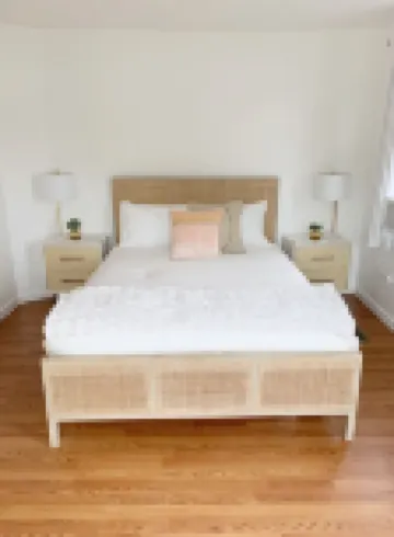 Lux Bungalow on Gorgeous Lake. Relax. Explore nearby towns. Ski. Kayak. Hike.