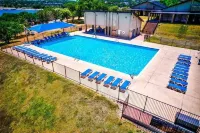 Golf Course View Newly Remodeled Townhome