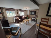 Former showhome with indoor pool & gym