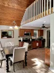 Blade Bay - Beautiful Remodeled cabin, close to everything, pet friendly!