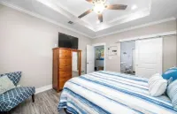 4B3B Sleeps 12, Hot Tub, Golf Cart, Ocean View, Elevator, Huge Covered Deck,