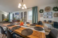 Charming 5 Bedroom w/ Self Check-In, Garage Parking & Pet Friendly Hotels in Temple