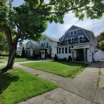 Spacious 2 BR Near Buffalo/Niagara Falls