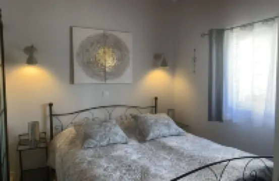 Gemütliche Ferienwohnung, Ideal für 2 Personen, Große Terrasse und Swimming-pool