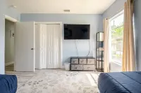 Downtown Cocoa Beach Pool House Paradise! Easy Walk to Beach
