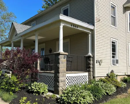 Lake Life 1BD at heart of GOTL. Bright & Airy and right off the strip. 杰尼瓦酒店