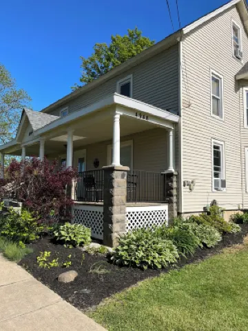 Lake Life 1BD at heart of GOTL. Bright & Airy and right off the strip.