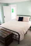 Historic Farmhouse, Quaint Vermont Experience