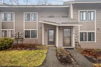 Hidden Valley Mountain Condo - Pool, Golfing, Hiking! Hotels in 