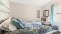 Lakefront 4Bd-2ba; Deep Water; Large Porch; 2 Night Min; Sleeps 14; Pet Friendly