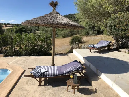 Cozy finca for 6 (+ 1) people in Es Carritxo / near Cala d'Or Отели рядом с достопримечательностью «Castillo de Santueri»