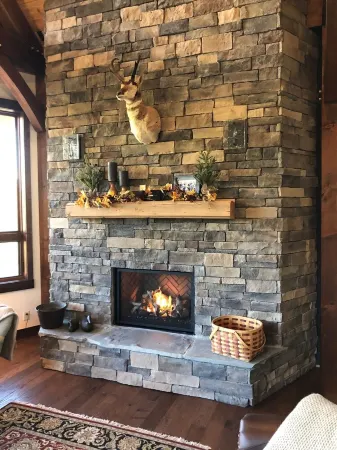 Timber Frame Home with Spectacular View of Chalk Cliffs and Canyon