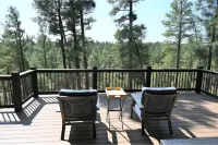 Mustang Mountain Retreat in Bison Ridge! Hotels in Show Low