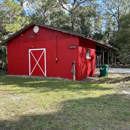 Private Cozy Barn Studio