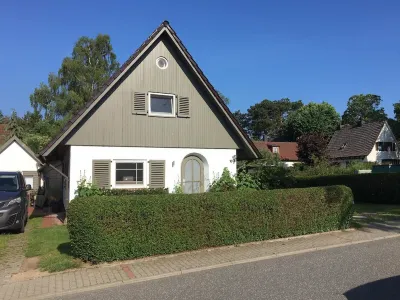 Beach house for 4 - 6 pers. in quiet top location - 200 m to the beach Hotels near Ehrenmal Hohwacht