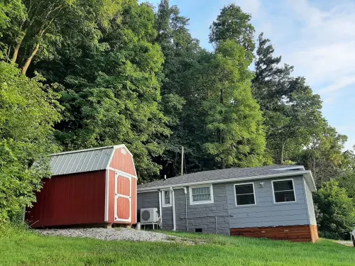Recently remodeled Nauvoo home, 7 acres on the river