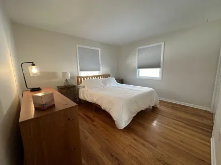 Stunning Lake Views! Country Side Retreat Отели в г. Спаффорд