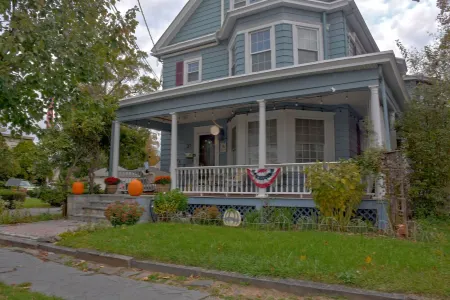 Heart of the Village Victorian Saugerties NY Отели в г. Согертис