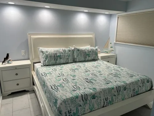 Penthouse 1 Bedroom with Beautiful Beach Views!