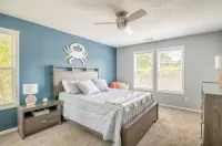 Cheerful Sound Side Condo