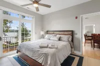 THE ULTIMATE 6 BEDROOM LAKEHOUSE