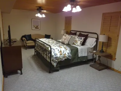 Charming Lodge in Poth, TX