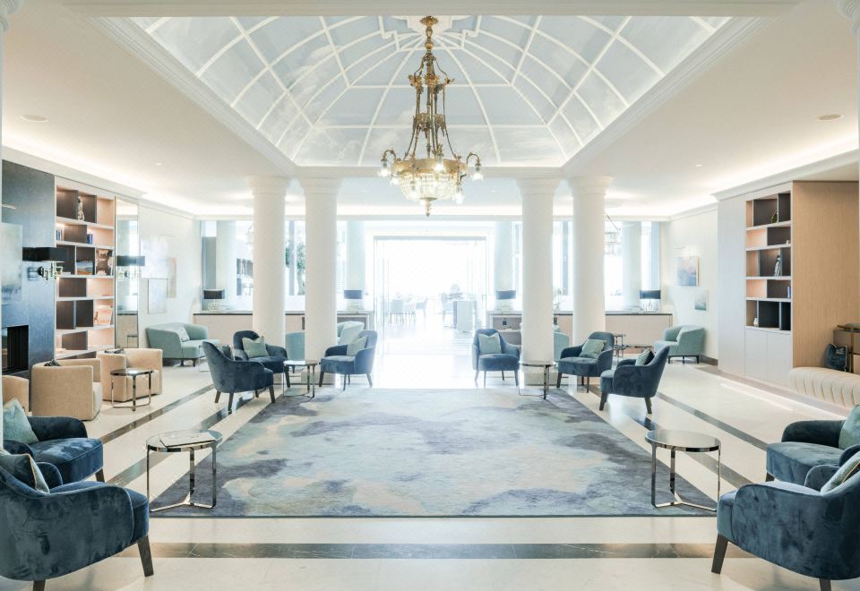 그랜드 호텔 스위스 마제스틱의 로비 또는 공용 공간