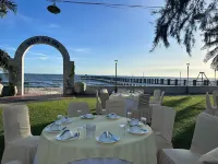 Meet the Sea Hotels in Khlong Yai