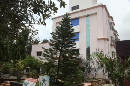 Krishna Park Resort Отели в г. Раджкот