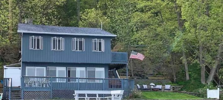 Lakeside Life on Keuka's Water's Edge Hotels in Steuben County