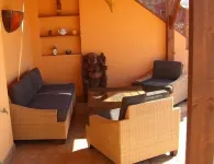 beautiful sunshine in the large outdoor area, romantic for 2 people