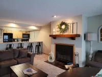Cozy 2-Bedroom Condo, Stunning Golf Course Views – Perfect for Families & Groups