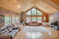 Cabin On NAT'L FOREST! LAKE & CREEK minutes away!